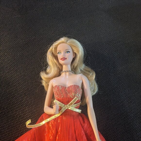 Holiday Barbie - Picture 3 of 5